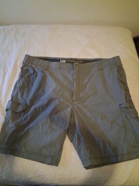 Lee Men's Gray Cargo Shorts - Neutral Gray